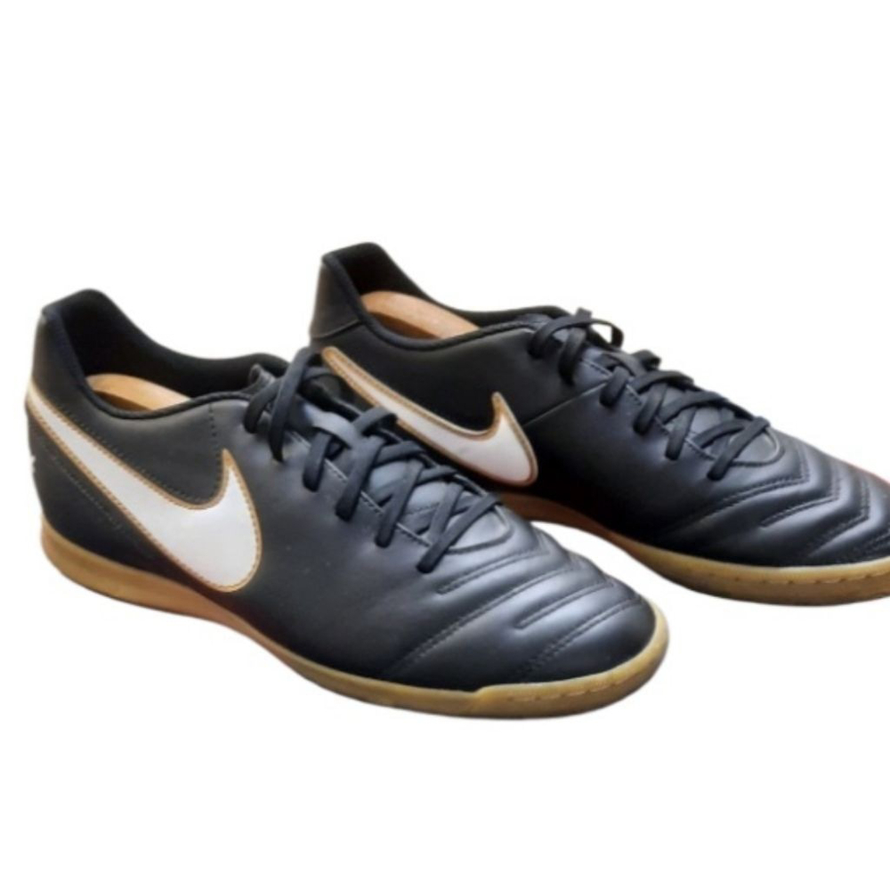Nike TiempoX Genio IC size 9.5 SOCCER TRAINERS FOOTBALL BOOTS RARE